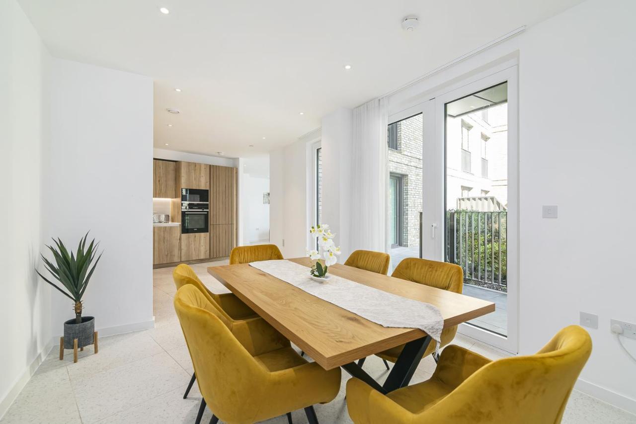 Luxury Spacious Flat With Communal Gardens And Parking London Exterior photo