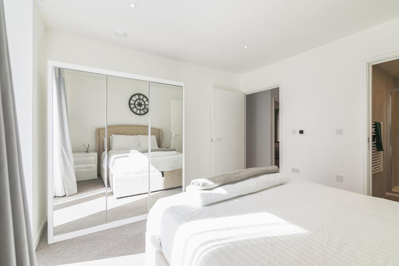 Luxury Spacious Flat With Communal Gardens And Parking London Exterior photo
